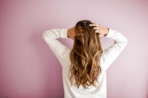 Kebiasaan Buruk yang Merusak Kesehatan Rambut
